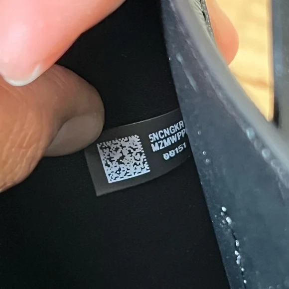 🌼Michael Kors Purse - Picture 12 of 13